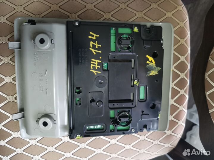 Плафон освещения салона Lexus LX570