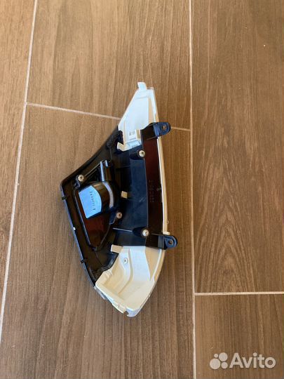 Повторитель поворотника зеркала Nissan Pathfinder