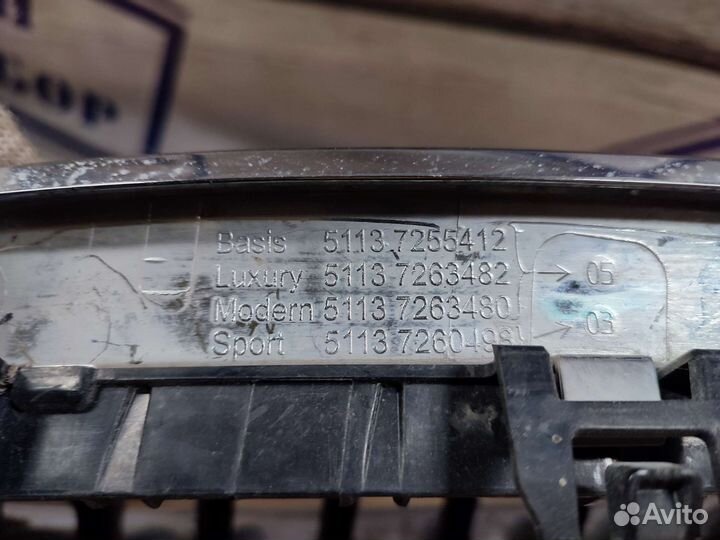 Решетка радиатора правая для BMW 3серия F30 дефект