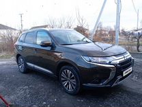 Mitsubishi Outlander 2.0 CVT, 2018, 130 000 км, с пробегом, цена 1 850 000 руб.