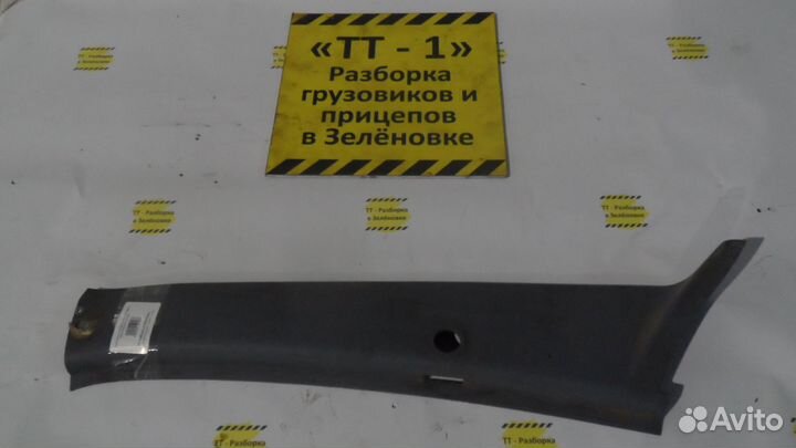 Накладка лобового стекла левая mersedes 827397