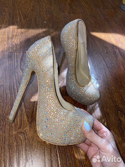 Туфли со стразами 36