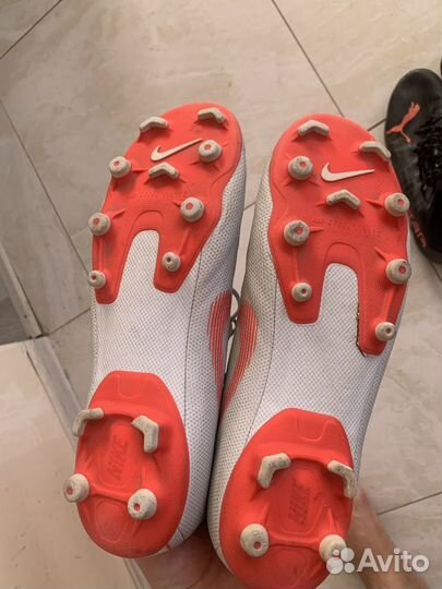 Футбольные бутсы больших размеров