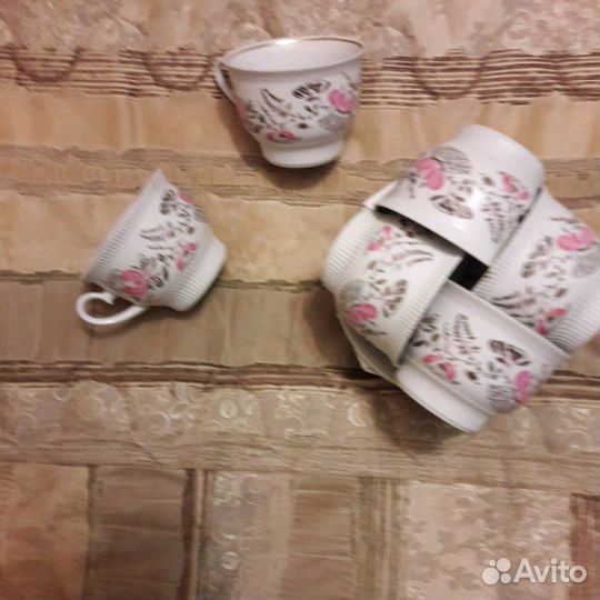 Противни, миски, чашки, блюда