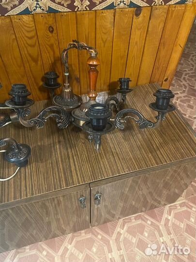Люстра старинная с хрустальными плафонами