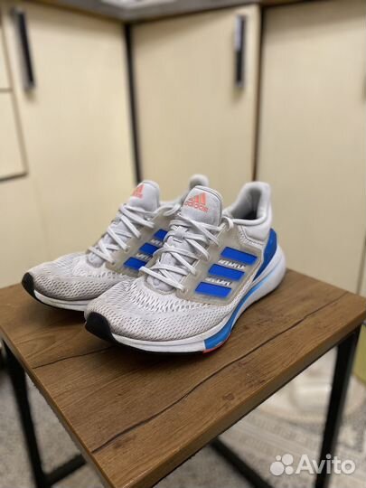 Кроссовки мужские 44