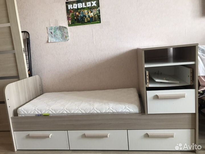 Продам детскую кровать с матрасом