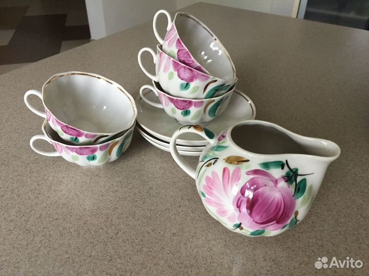Фарфоровые чашки