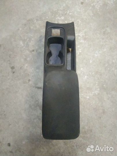 Подлокотник Митсубиси Лансер 9