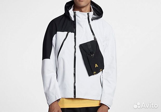 Nike Acg Deploy Gore tex Jacket In White