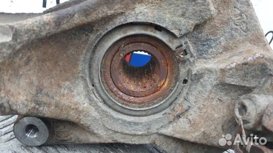 Ступица передняя правая opel vivaro (ZKR17N901)