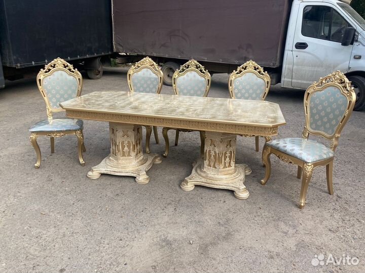 Новые столы и стулья