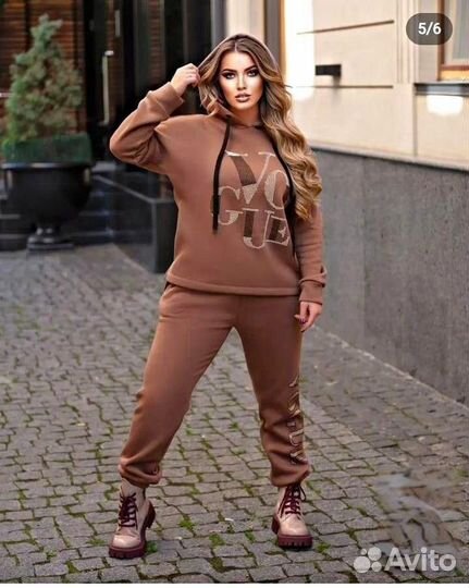 Спортивный костюм женский