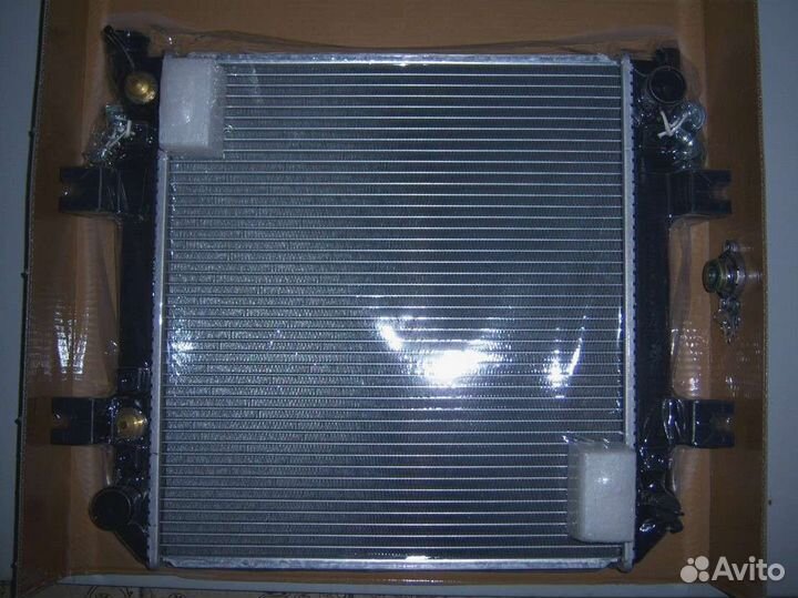 Радиатор HC 2-3,5 t R series двс Nissan TD27 K15