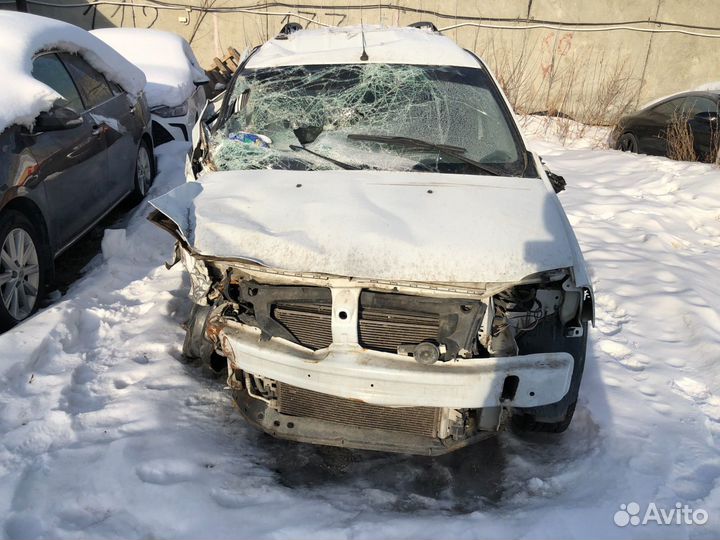LADA Largus 1.6 МТ, 2019, битый, 107 000 км