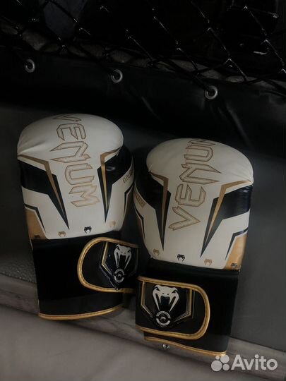 Боксерские перчатки venum 14 oz