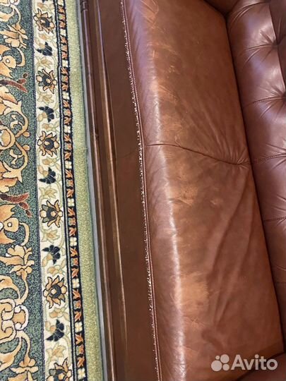 Кожаный диван и 2 кресла