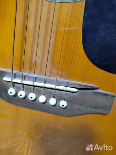Акустическая гитара