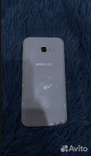 Телефон Samsung