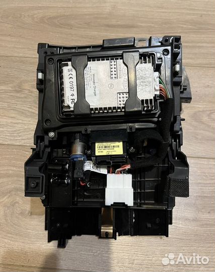 Беспроводная зарядка смартфонов Kia Optima 4 GT