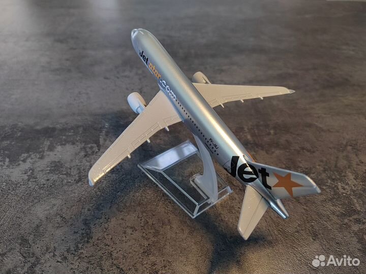 Модель самолета Airbus A320 JetStar
