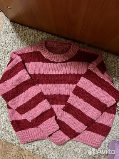 Свитер женский