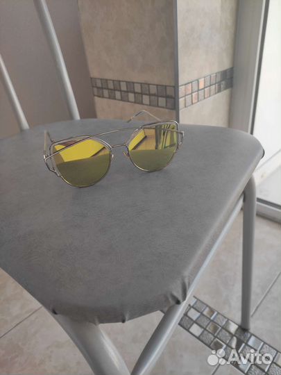 Солнцезащитные очки