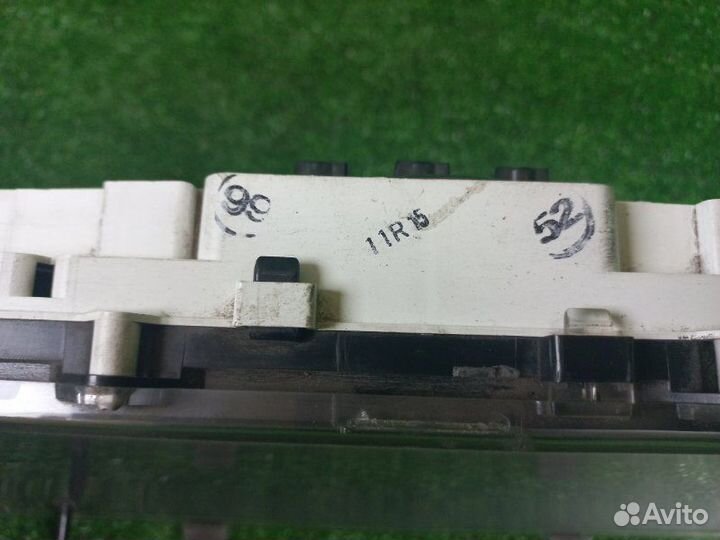 Панель приборов(Щиток) Mitsubishi Pajero Sport