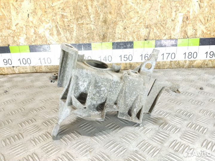 Кронштейн кпп Renault Kangoo 1997 2003