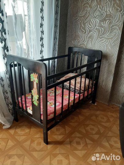 Детская кроватка