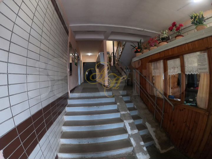 2-к. квартира, 52 м², 1/17 эт.