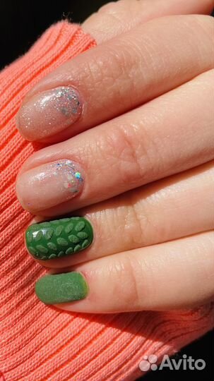Модель на маникюр