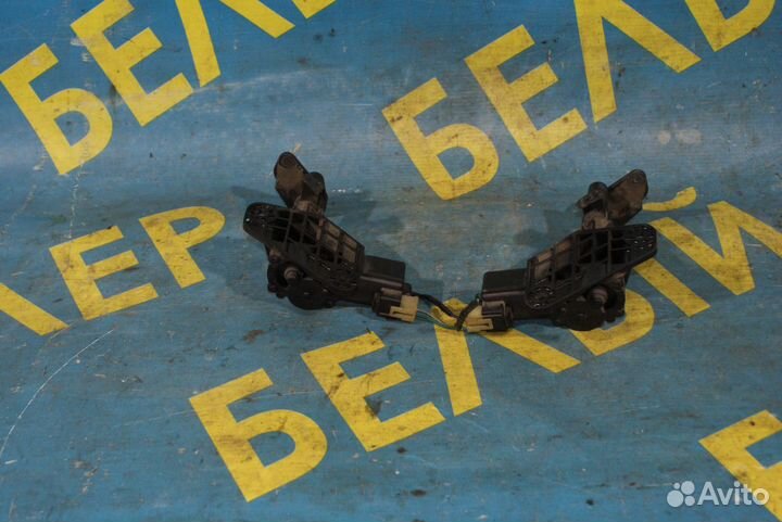 Задний моторчик открывания форточки Dodge Caravan