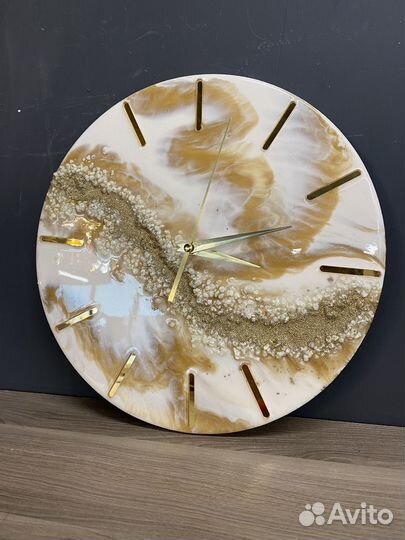 Часы из эпоксидной смолы на заказ