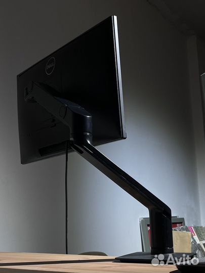 Монитор Dell 24