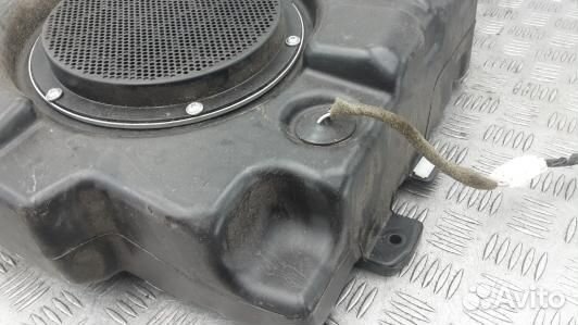 Сабвуфер jeep grand cherokee WK2 (MML06Q101)