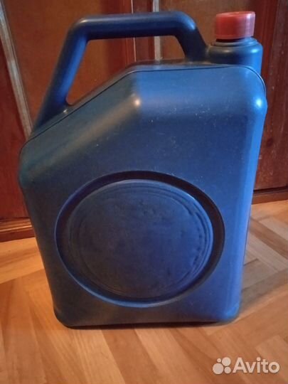 Канистра и бочка