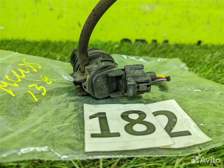 Насос омывателя передний Toyota Harrier MCU35