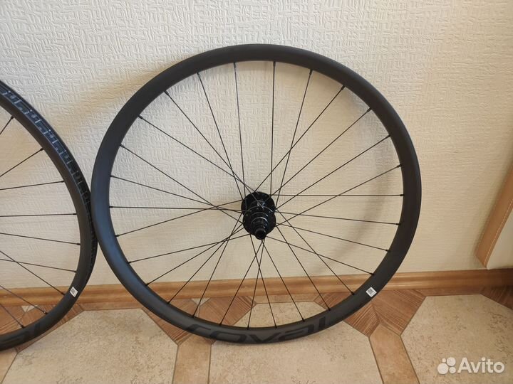 Карбоновые колеса Specilized Roval Traverse Carbon