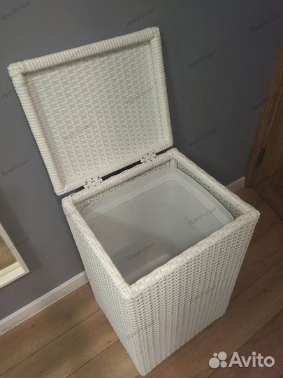 Корзина для белья из ротанга