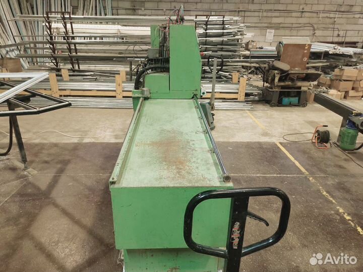 Двухголовая сварка для П В Х Urban AKS 4020