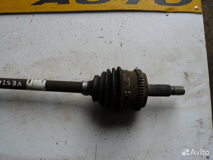 Приводной вал левый МКПП для LADA Vesta