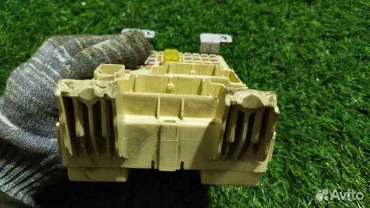 Блок предохранителей салонный Kia Rio