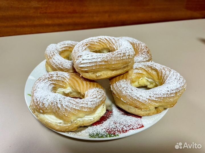 Профитроли и эклеры