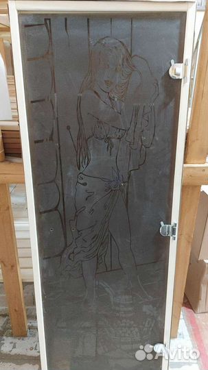 Стеклянная дверь в сауну