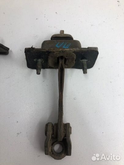 Ограничитель двери передний Ford Focus 1 универсал