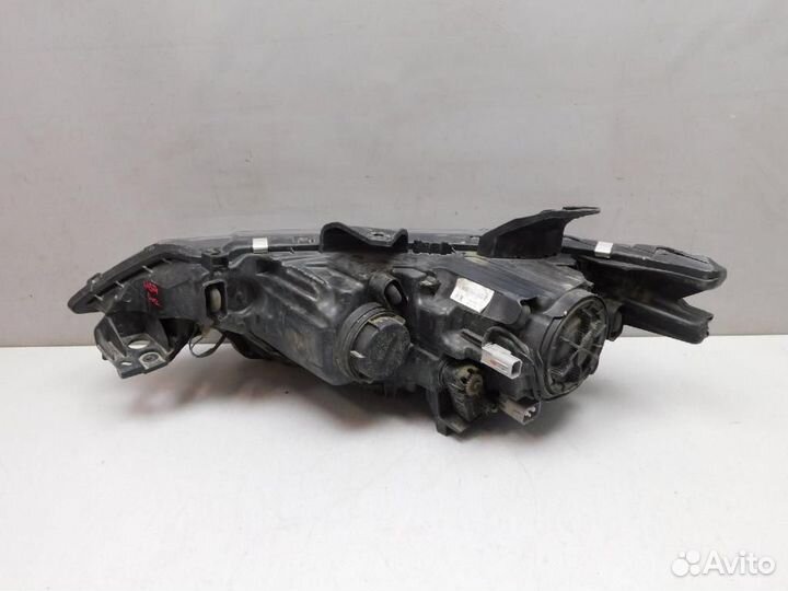 Фара правая Mitsubishi Outlander