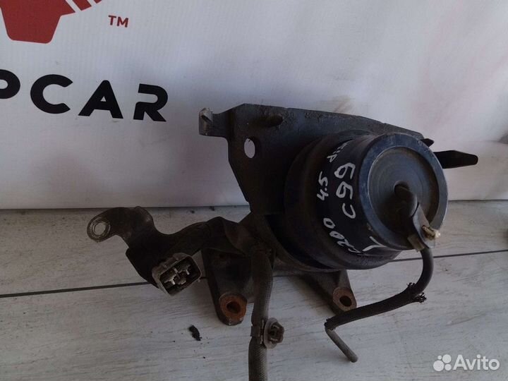 Toyota land cruiser 200 Подушка двигателя