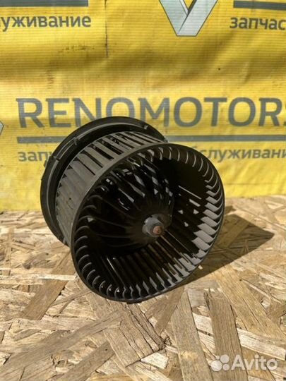 Моторчик печки Renault Duster 1 поколение