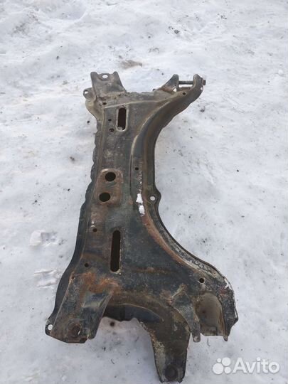 Подрамник хонда фит GD-1 c 2001г